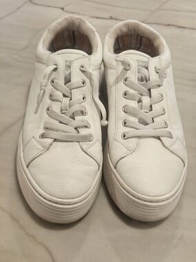 Roxy Women's Sheilahh 2.0 White Platform Sneakers - Size 8